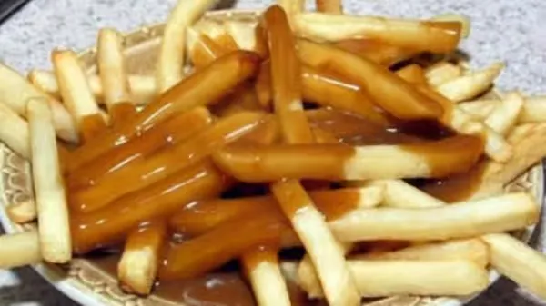 Fries with gravy